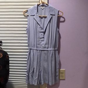 Never worn Summer romper with POCKETS!